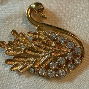 Vintage Gold Swan Crystal Brooch